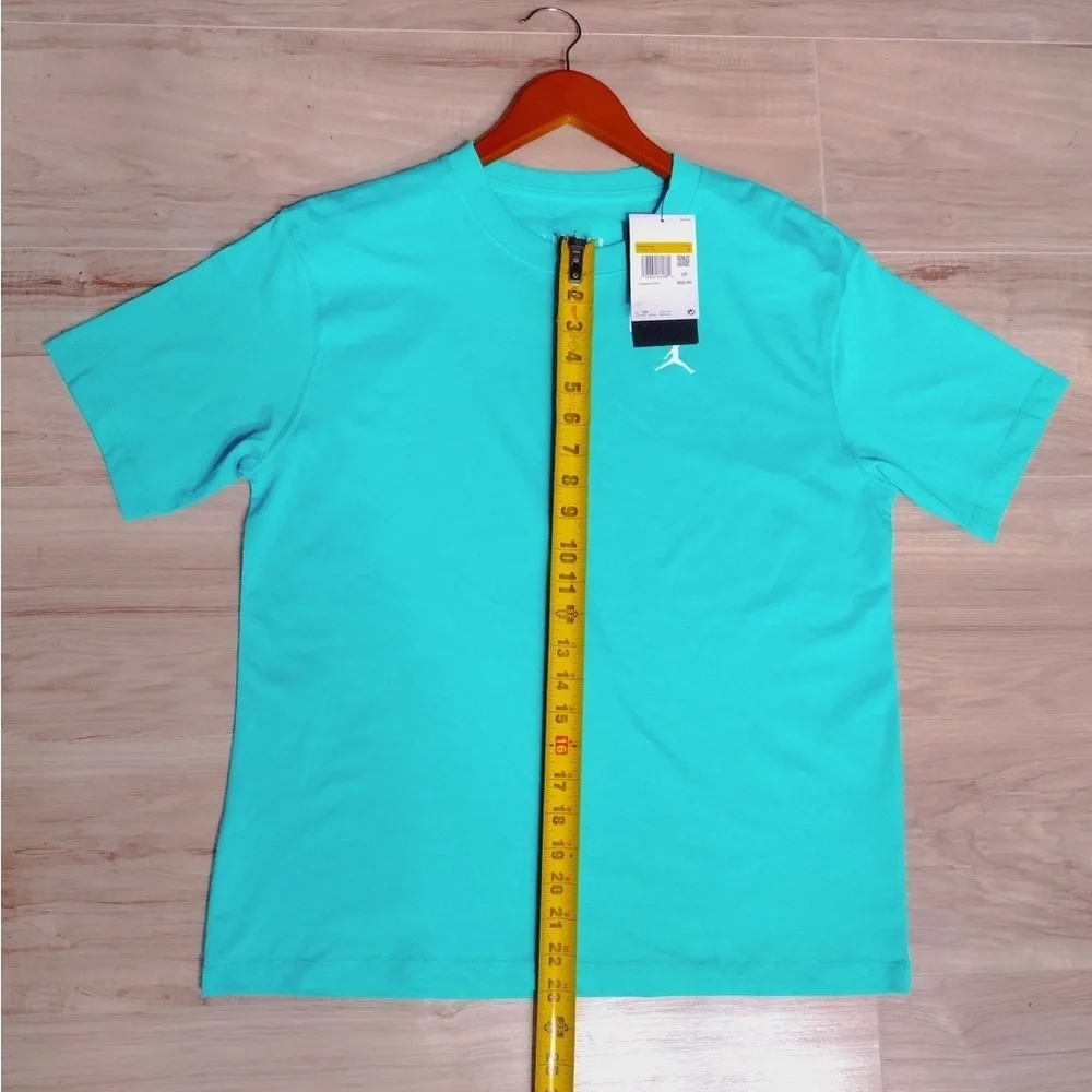 Jordan Men's green T-Shirt size S brand new w tags